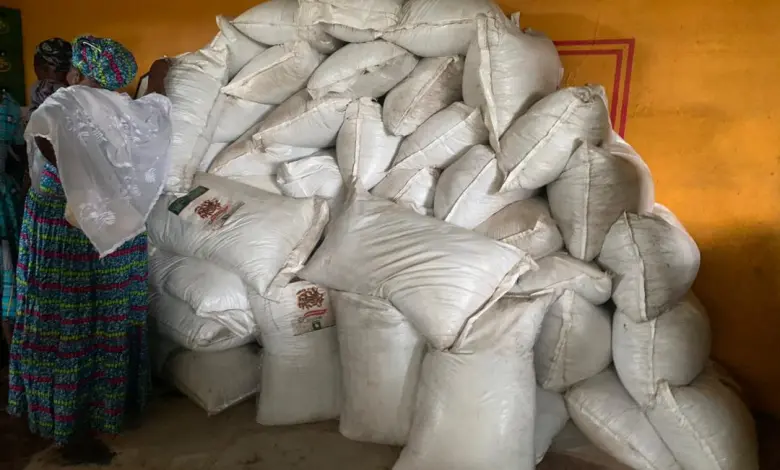 130 women farmers are given fertiliser by the Navrongo Central NPP women’s organizer