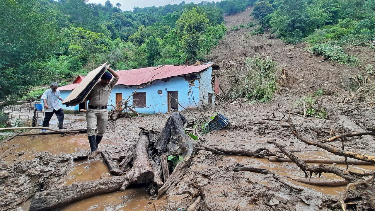 16 killed by severe rains in northern India while 25 more trapped beneath collapsed temple