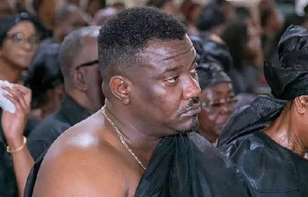 This picture is heartbreaking – Vim Lady reacts to picture of ‘broken’ Dumelo at mom’s one week observation