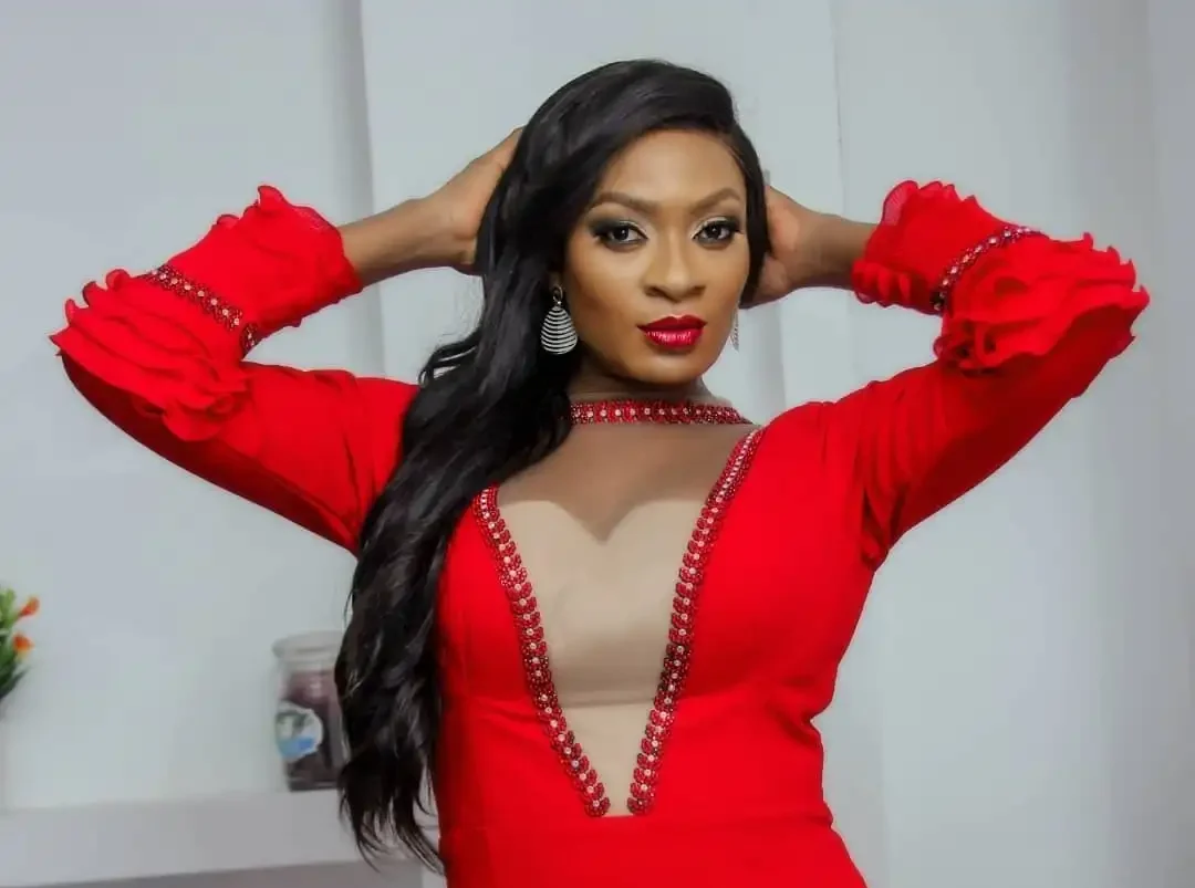 Yul Edochie’s ex-wife seen without wedding ring