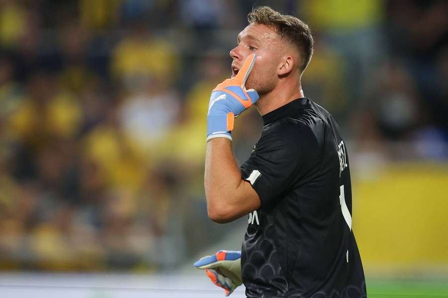 Bayern Munich confirms signing of Maccabi Tel Aviv’s keeper Peretz