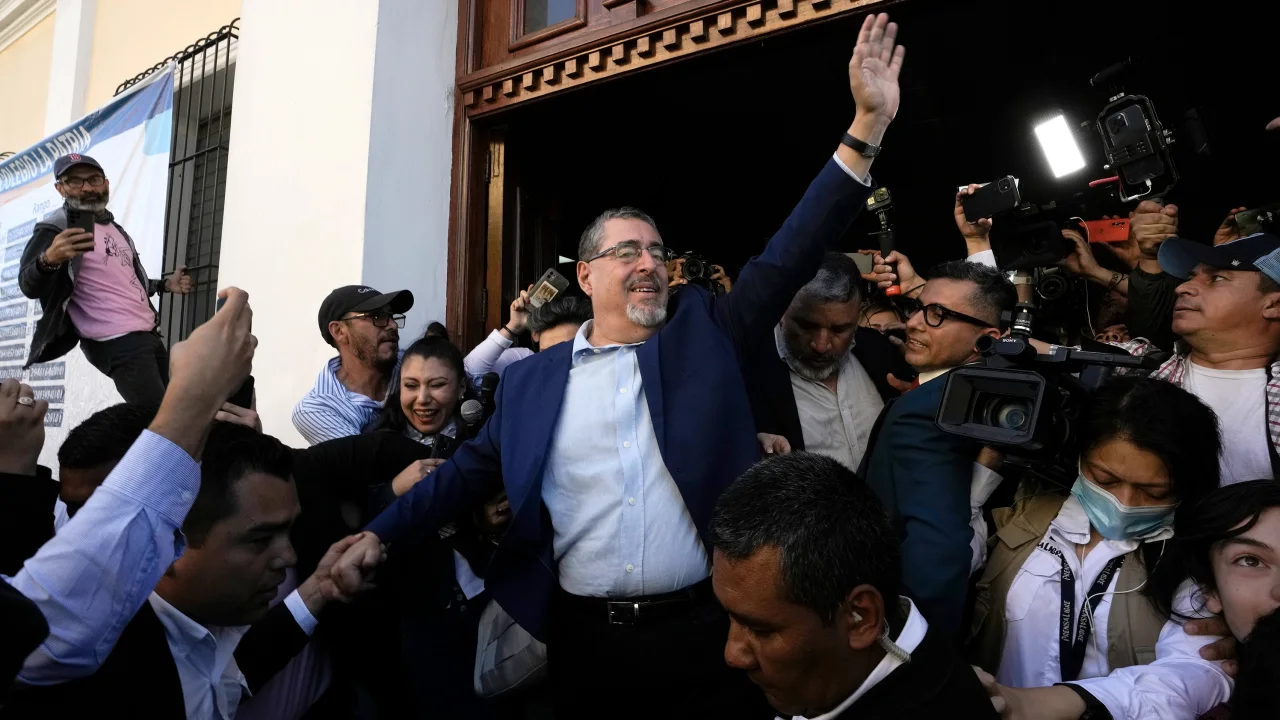 Guatemala’s presidential election won by anti-corruption candidate Bernardo Arévalo