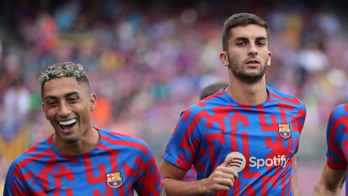 Chelsea pursues Barca duo