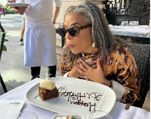  Netizens react to Wife of Femi Otedola’s birthday cake