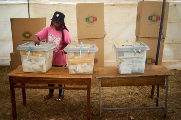 Zimbabwe poll condemned by election observers