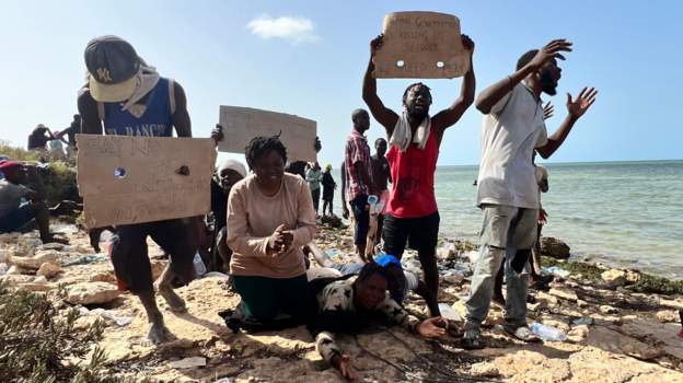 Tunisia shipwrecks result in at least 14 deaths of migrants