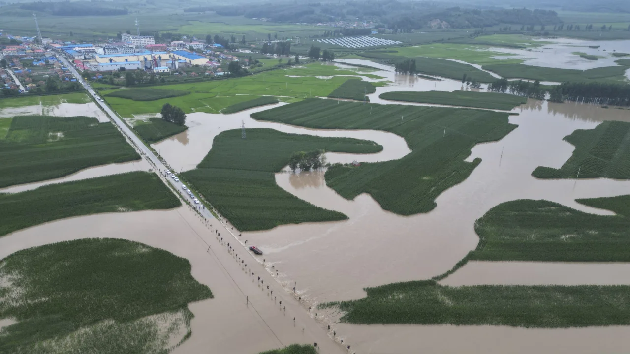 Major grain-producing region in China struck by deadly floods