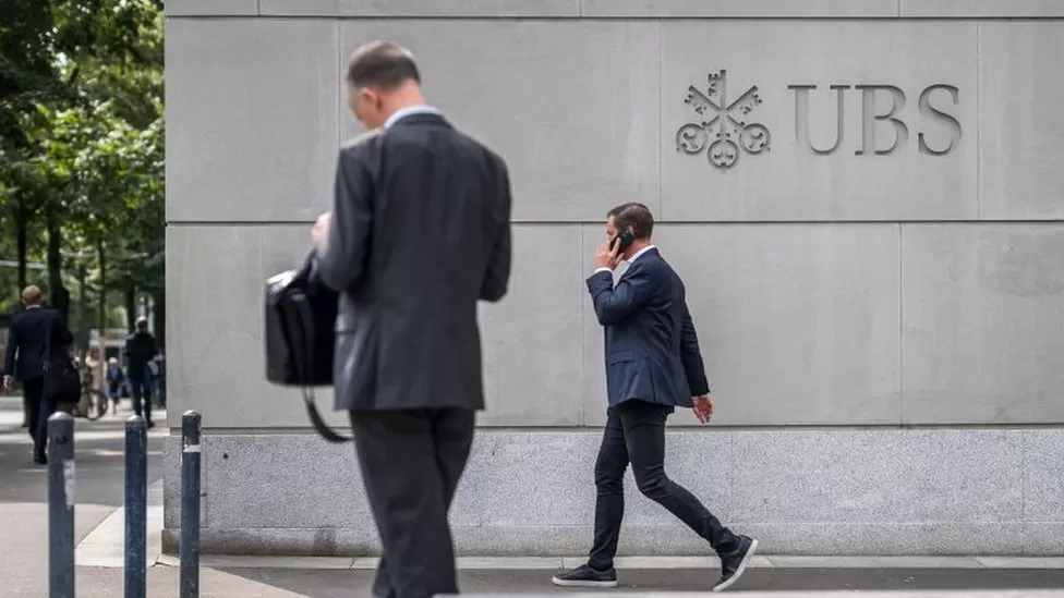 UBS to lay off 3,000 staffs following takeover by Credit Suisse