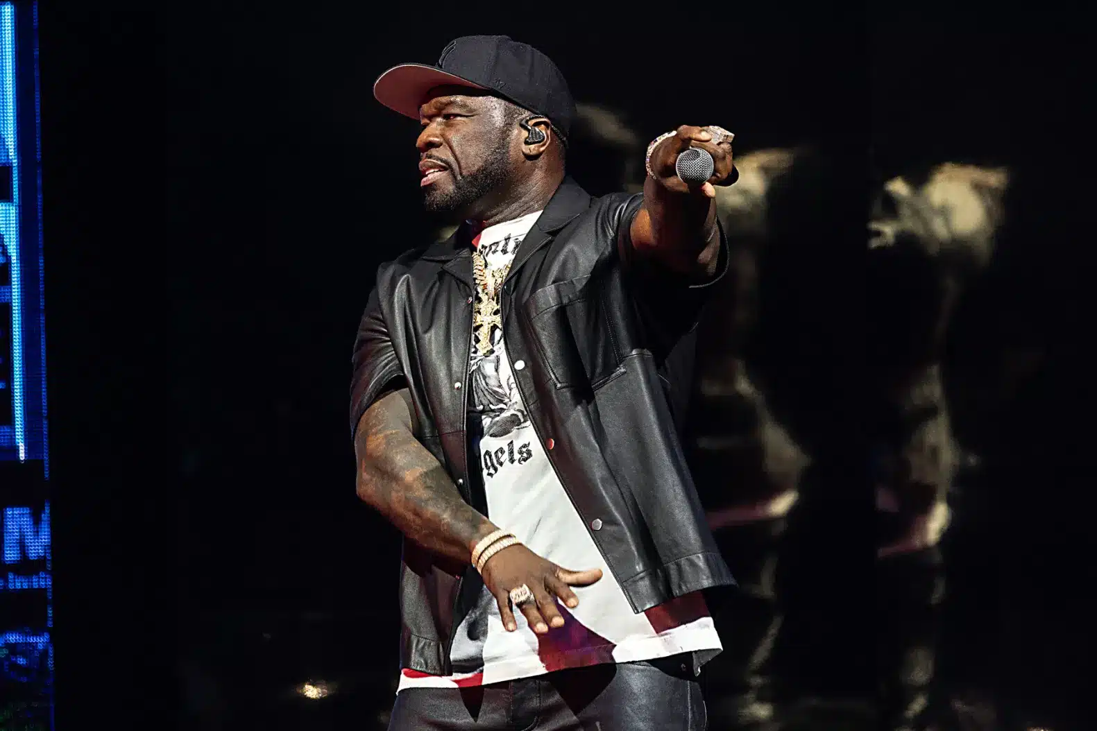 50 Cent throws mic at fan injuring her