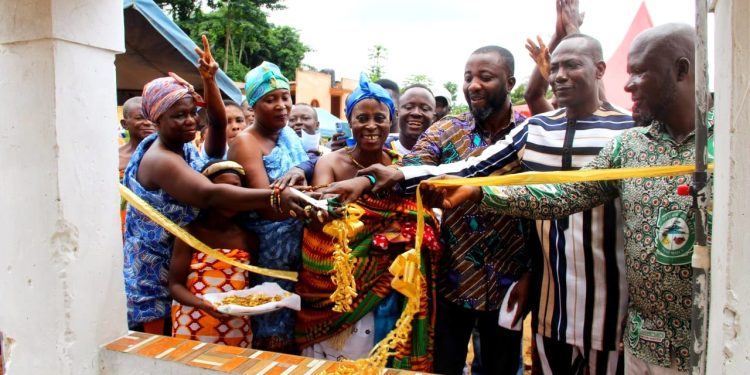 2 communities receive classroom blocks from Akrofuom DCE