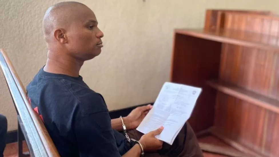 Killer who kept bodies in kitchen enters guilty plea