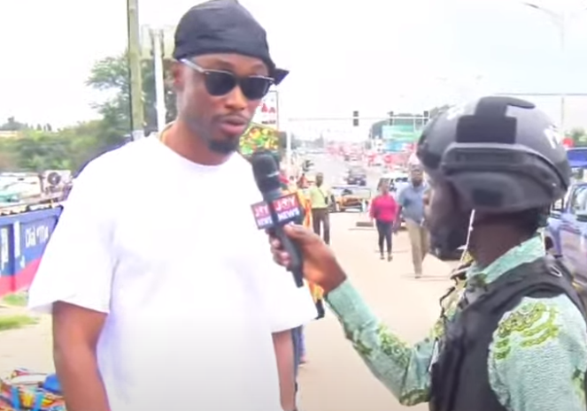 E.L participates in Day 2 of #OccupyJulorBiHouse protest
