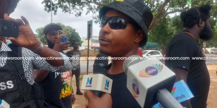 Kelvyn Boy, EL, Efia Odo, others join  #OccupyJulorbiHouse protest