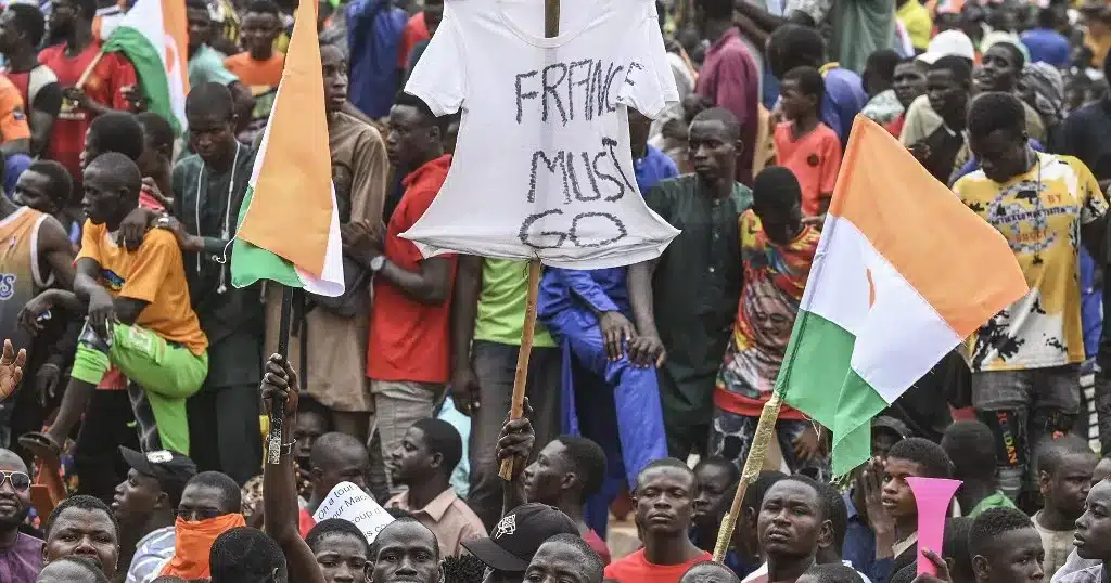 Thousands demonstrate in Niger to insist on French troops removal