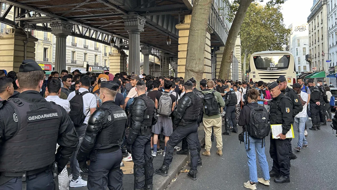 Homeless individuals being removed from Paris by France