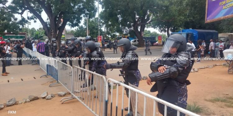 Roadblocks prevent protestors of #OccupyJulorbiHouse from advancing toward Jubilee House