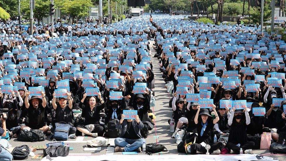 Teacher’s suicide exposes alarming parent bullying Crisis in South Korea