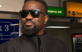#OccupyJulorbiHouse: May we not miss the target, the clout chasers are in town – Sarkodie