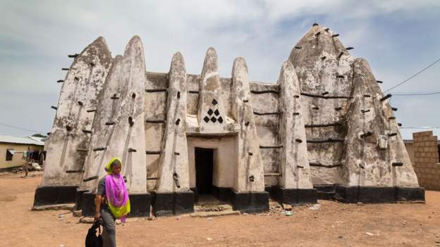 Portion of historic mosque in Ghana collapses