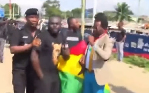 OccupyJulorbiHouse protest -Watch how a protestor was arrested in the middle of an interview