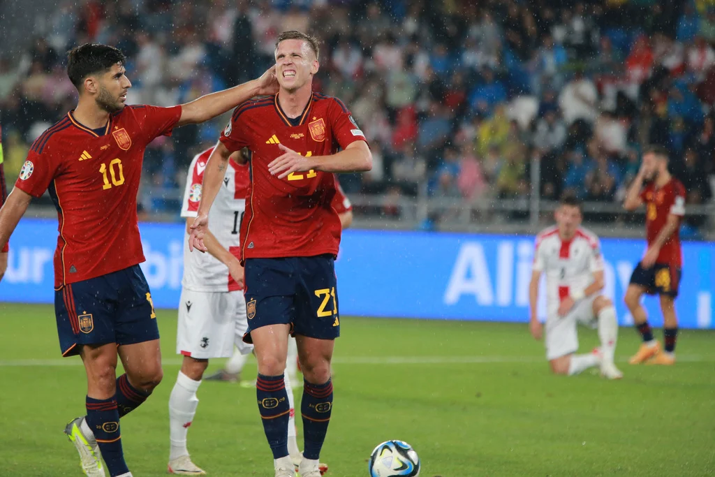 Torres, Pino summoned as substitutes for the injured Asensio and Olmo