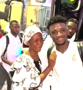 Woman sheds tears of joy as she meets her idol, Mohammed Kudus