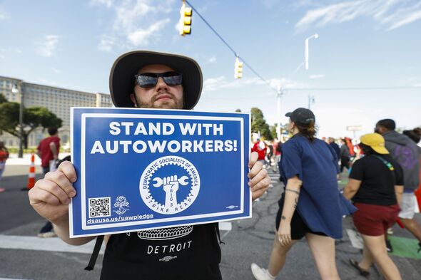 US motor industry giants see massive protest from workers