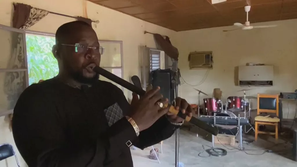 Artists from Niger refuse to allow their culture be “taken away” in French Visa debate