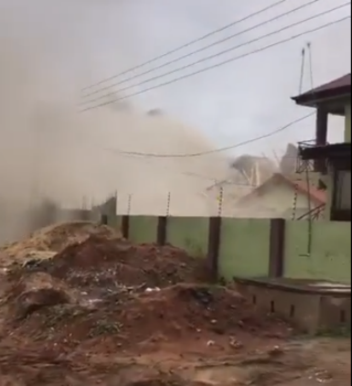Ofankor: Three-story building under construction collapses