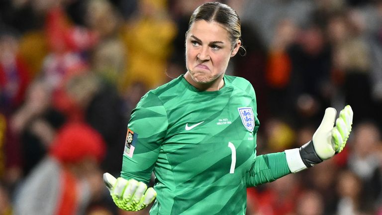 Sources: Man Utd not ready to let Mary Earps exit club