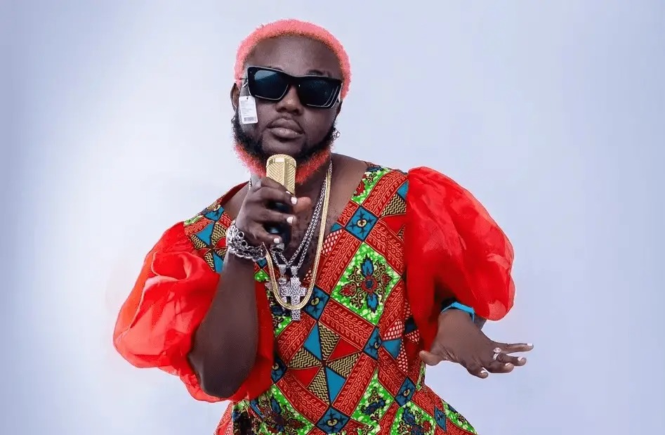 #OccupyJulorbiHouse demo: Celebrities who have nothing better to do with their lives took part  – DJ Azonto 