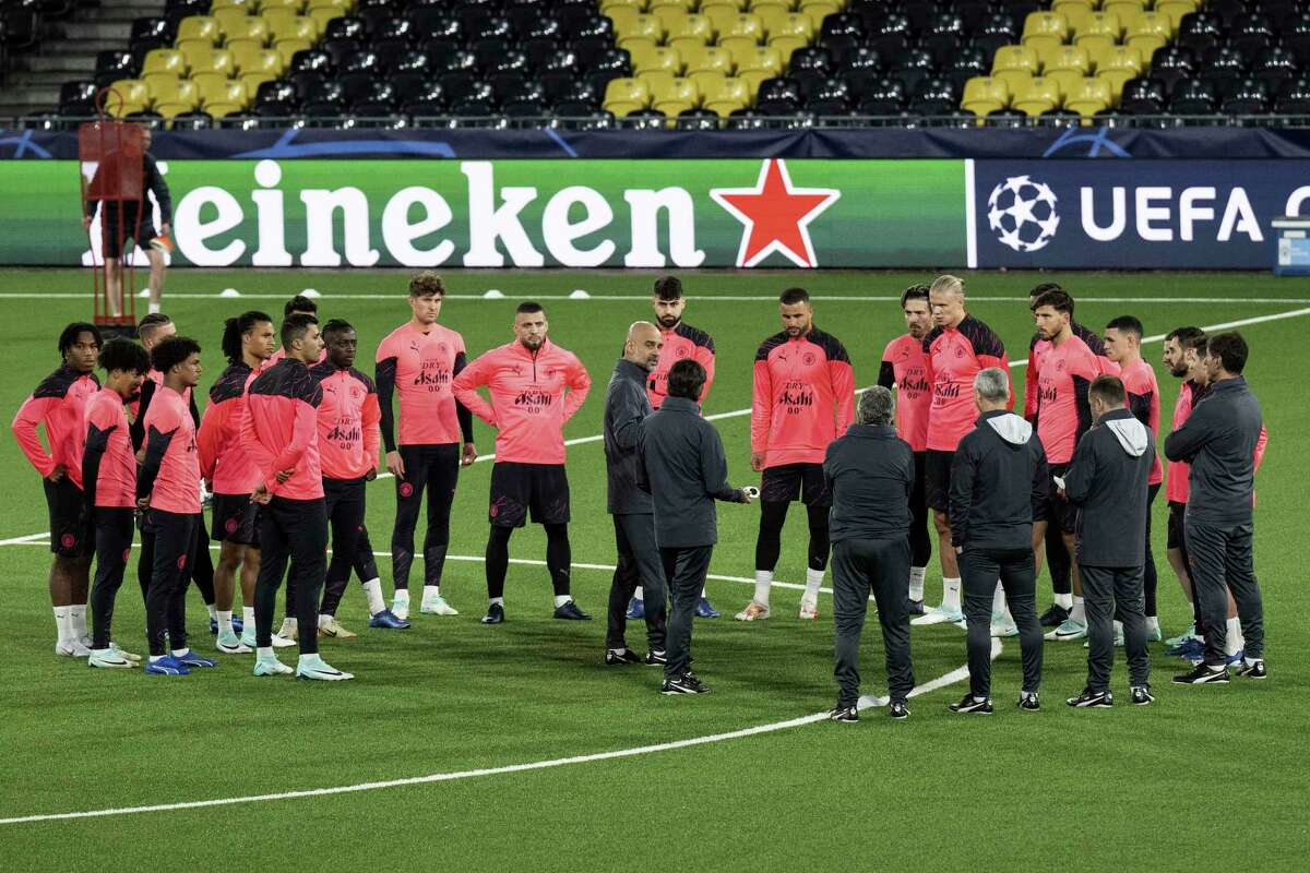 Artificial pitch prompts a change in Man City’s pre-match routine