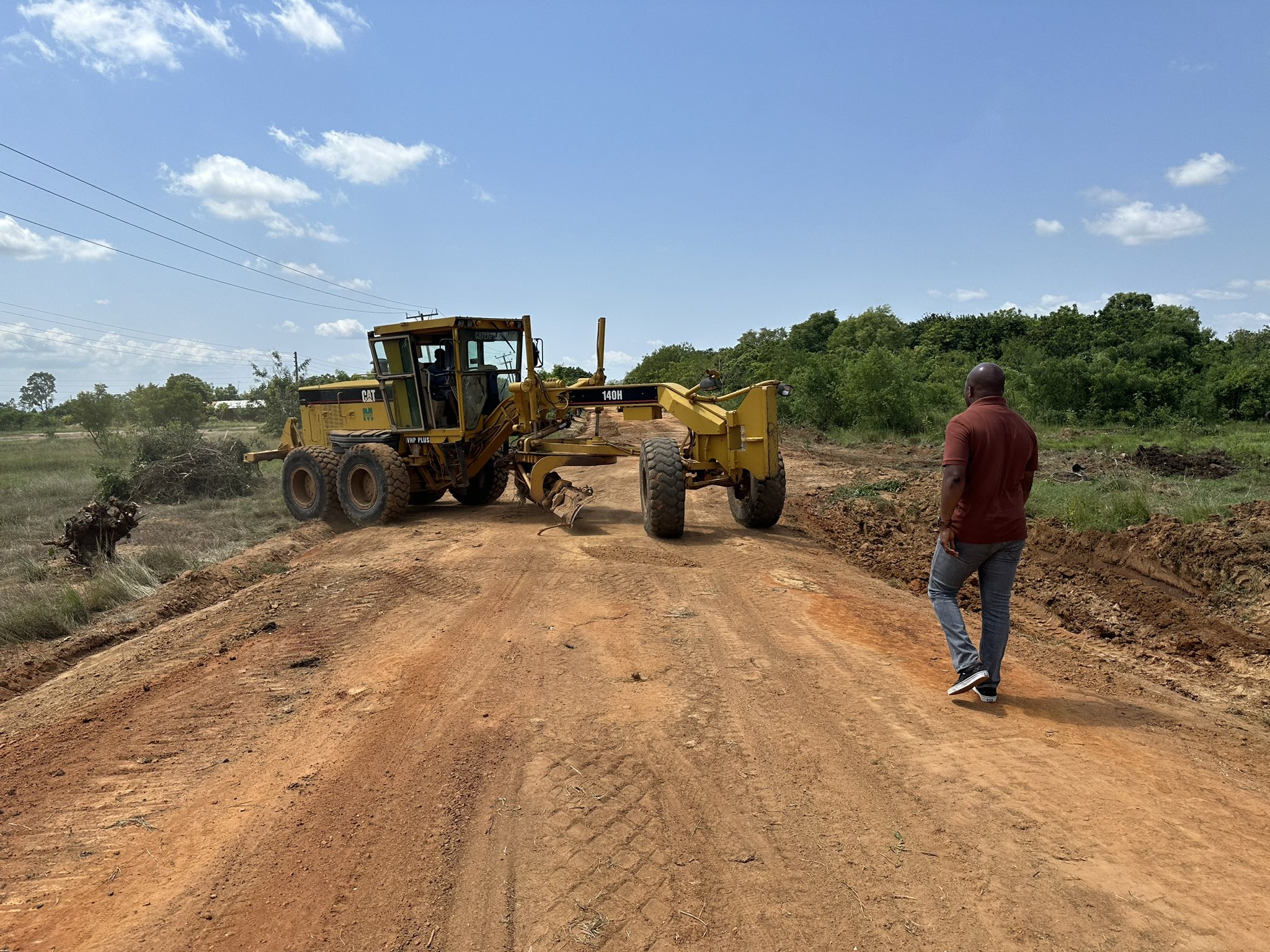 Lack of funds stalling 100 road projects in Central Region – Ghana Highway Authority