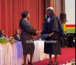 Video: Chief Justice presents law practicing certificate to daughter