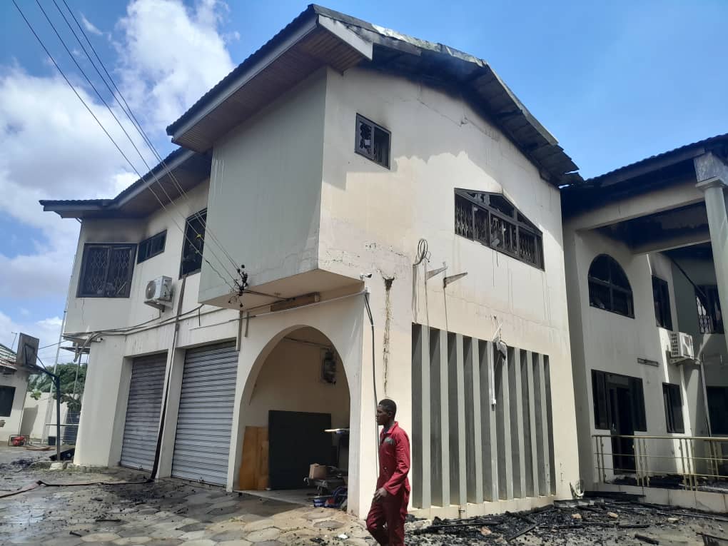 Fire destroys eight-bedroom house at Tesano