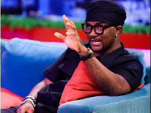 Saying you are single at O2 seems like an insult to Fella. – Mr Logic on Medikal’s announcement