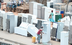 Video: Customs officials dismantle ‘prohibited’ refrigerators at Ghana Port