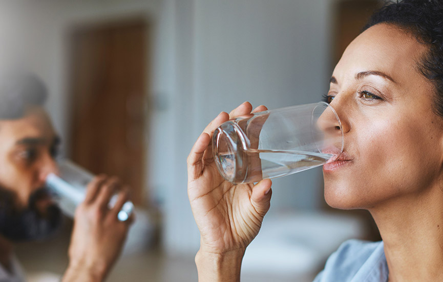 6 benefits of drinking warm water first thing in the morning