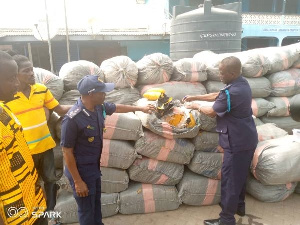 Eastern border custom officers  intercept illegal wax print and 6,000 mobile phone shipments