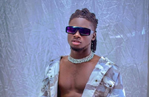 Kuami Eugene trolls ‘bitter’ critics; says only deliverance can stop the envy 