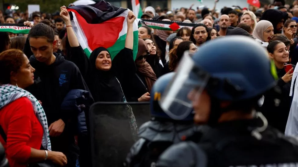 Pro-Palestinian demonstration disbands following French ban