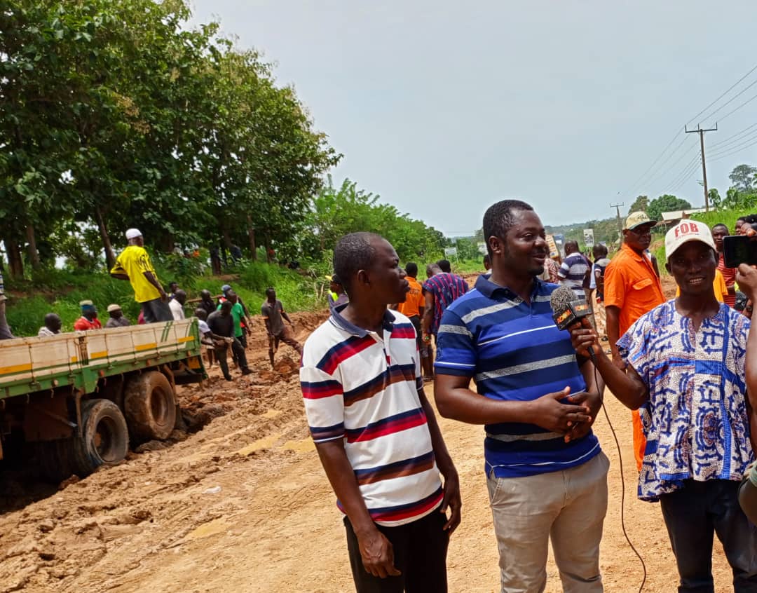 Eastern Corridor: Residents of Nkwanta, Kpassa begin fixing bad road