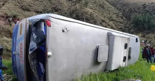 British tourist dies and many others hurt as coach tips over in Peru
