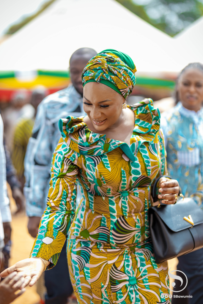 The cost of your handbag is more than your husband’s donation to Akosombo dam spillage victims – Ken’s team tells Samira Bawumia