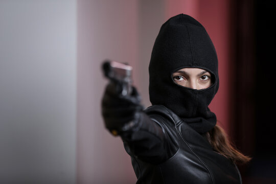 Woman-led gang rob fuel station, shoot 3 and bolt with over GHC28k of MoMo vendor in Somanya