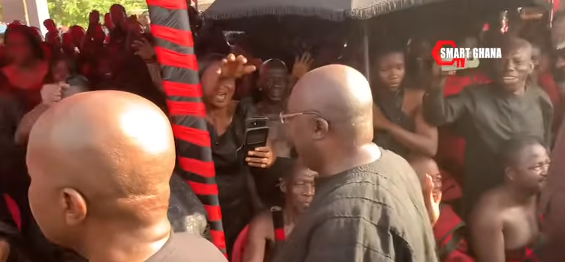 Hundreds gather to greet Bawumia at Berekumhene’s funeral