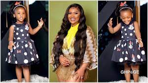 Baby Maxin steals show in McBrown’s IG live; thrills fans with her accent