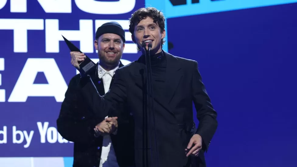 Troye Sivan wins song of the year at Aria Awards in Australian Music Awards