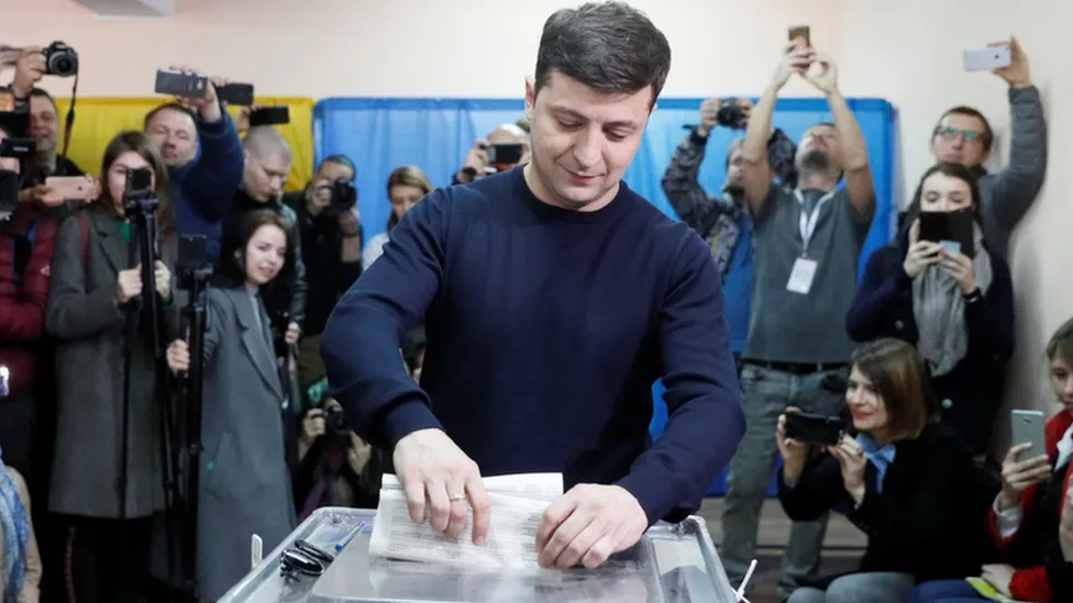 Zelensky running for presidential office again
