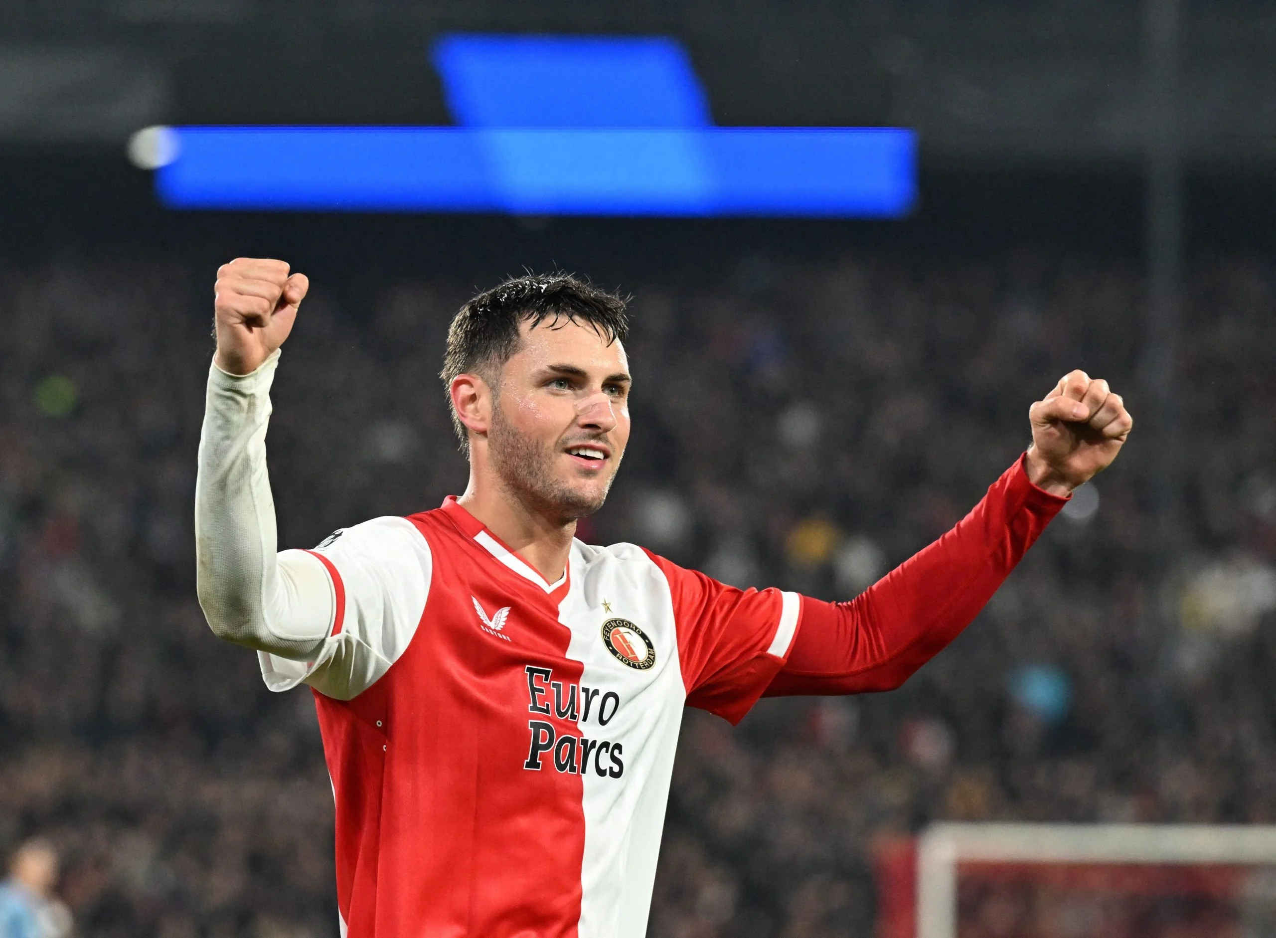 Barcelona keeping an eye on Feyenoord’s Mexican forward, Giménez